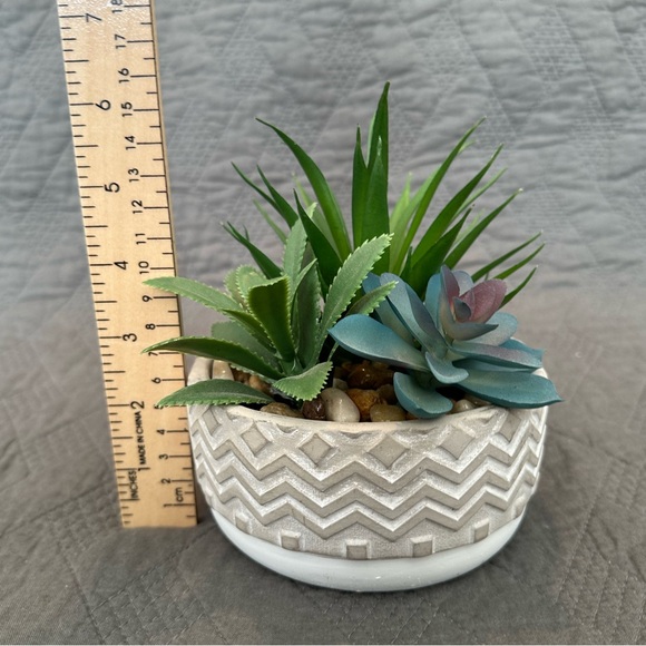 Artificial faux plant succulents with ceramic pot - Picture 8 of 8